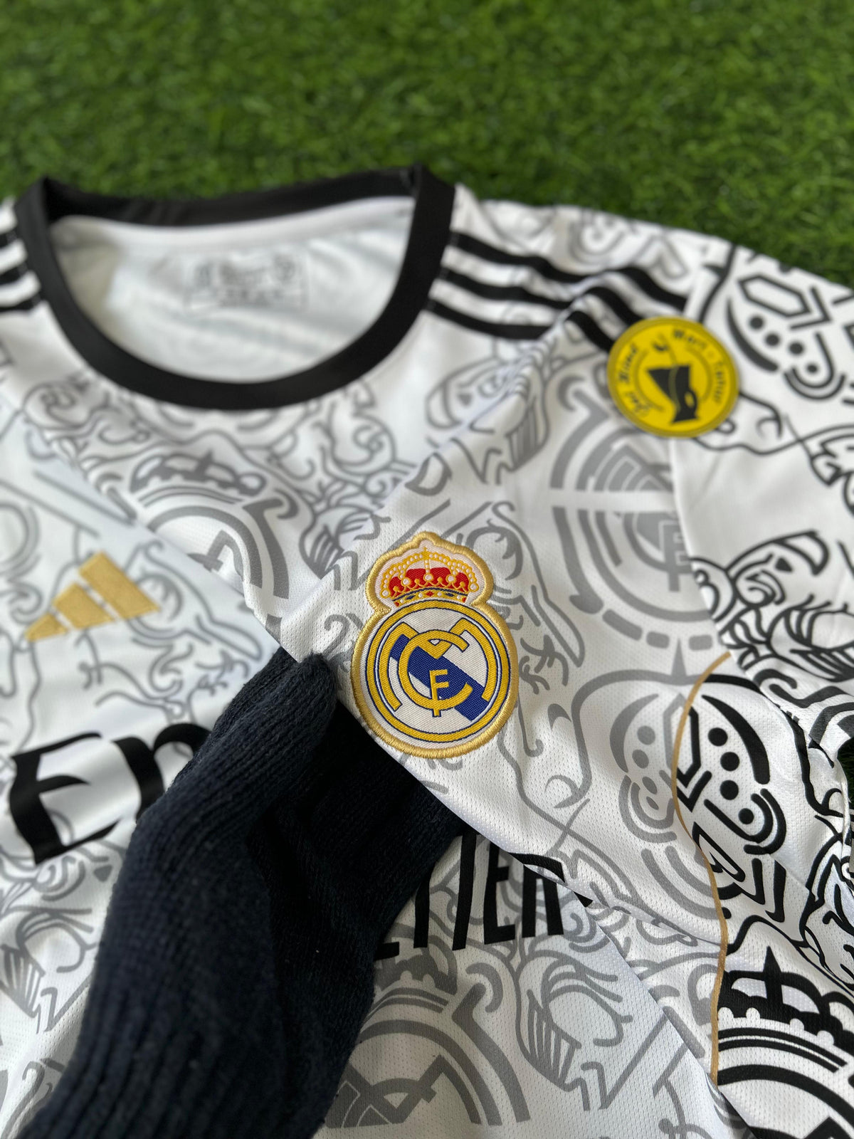 REAL MADRID SPECIAL EDITION KIT, HALFSLEEVE EMBROIDERY
