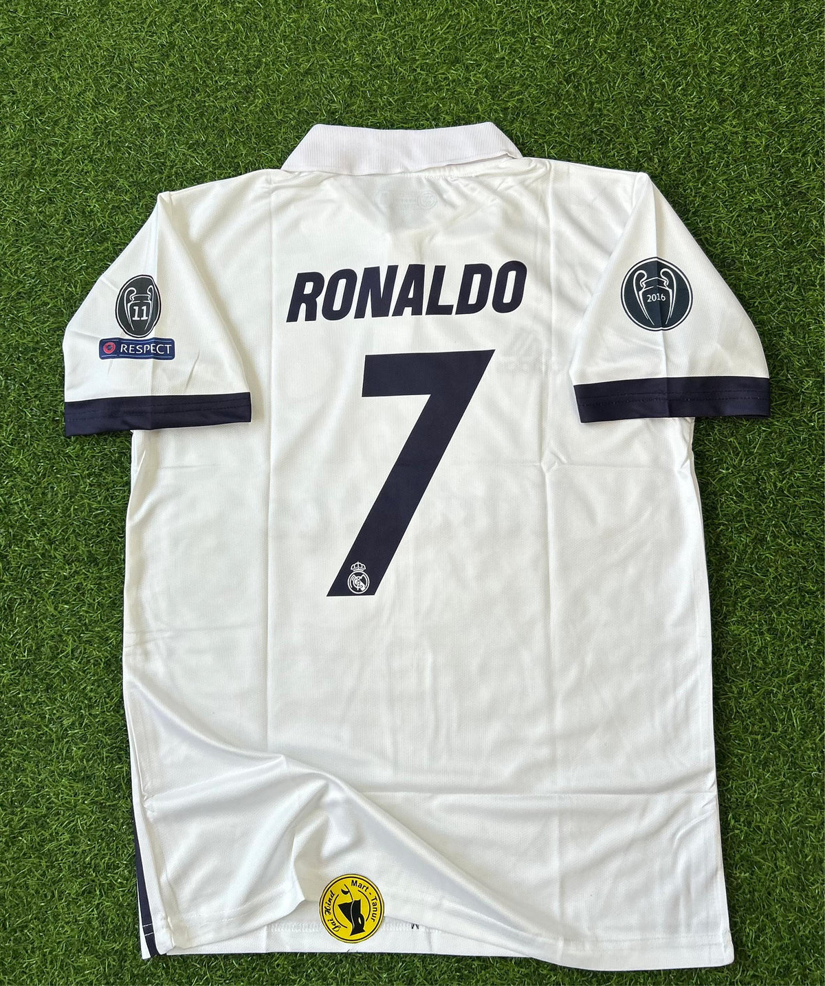 REAL MADRID 2016-17 HOME KIT. HALFSLEEVE POLO EMBROIDERY