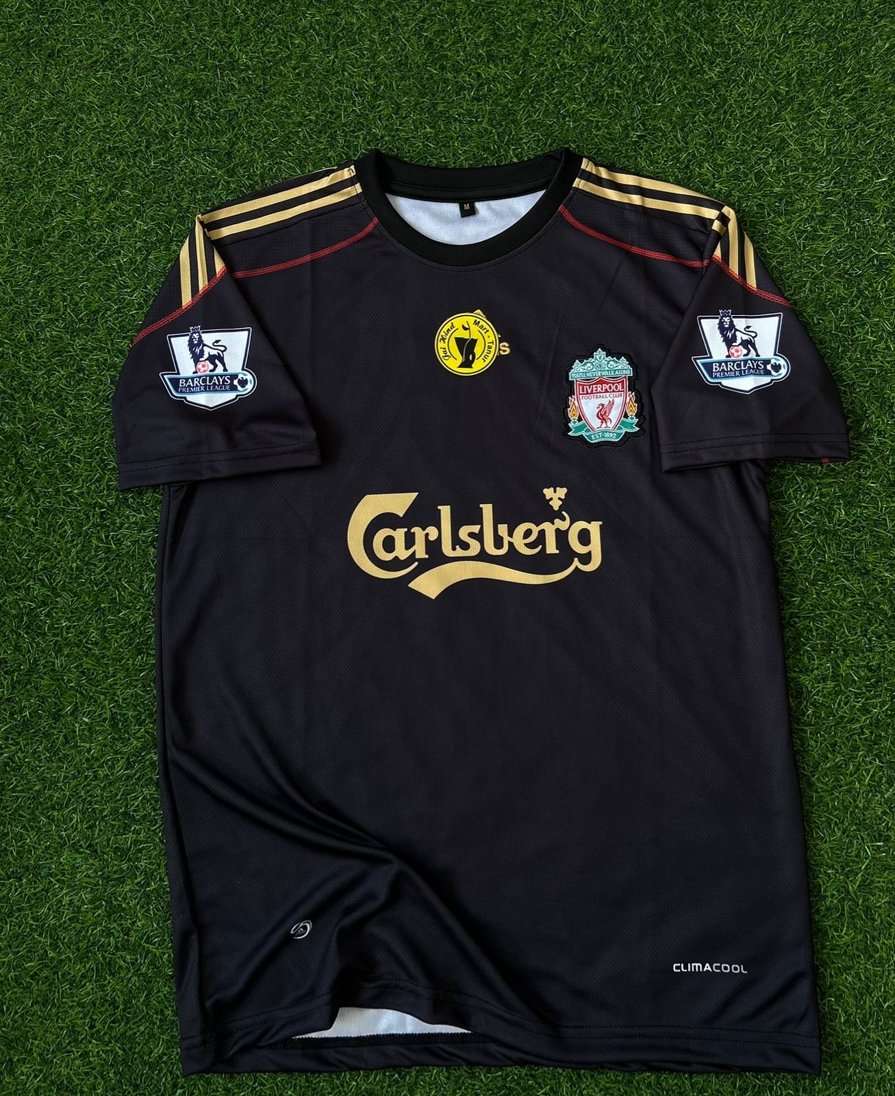 LIVERPOOL 2009-10 AWAY KIT, HALFSLEEVE EMBROIDERY