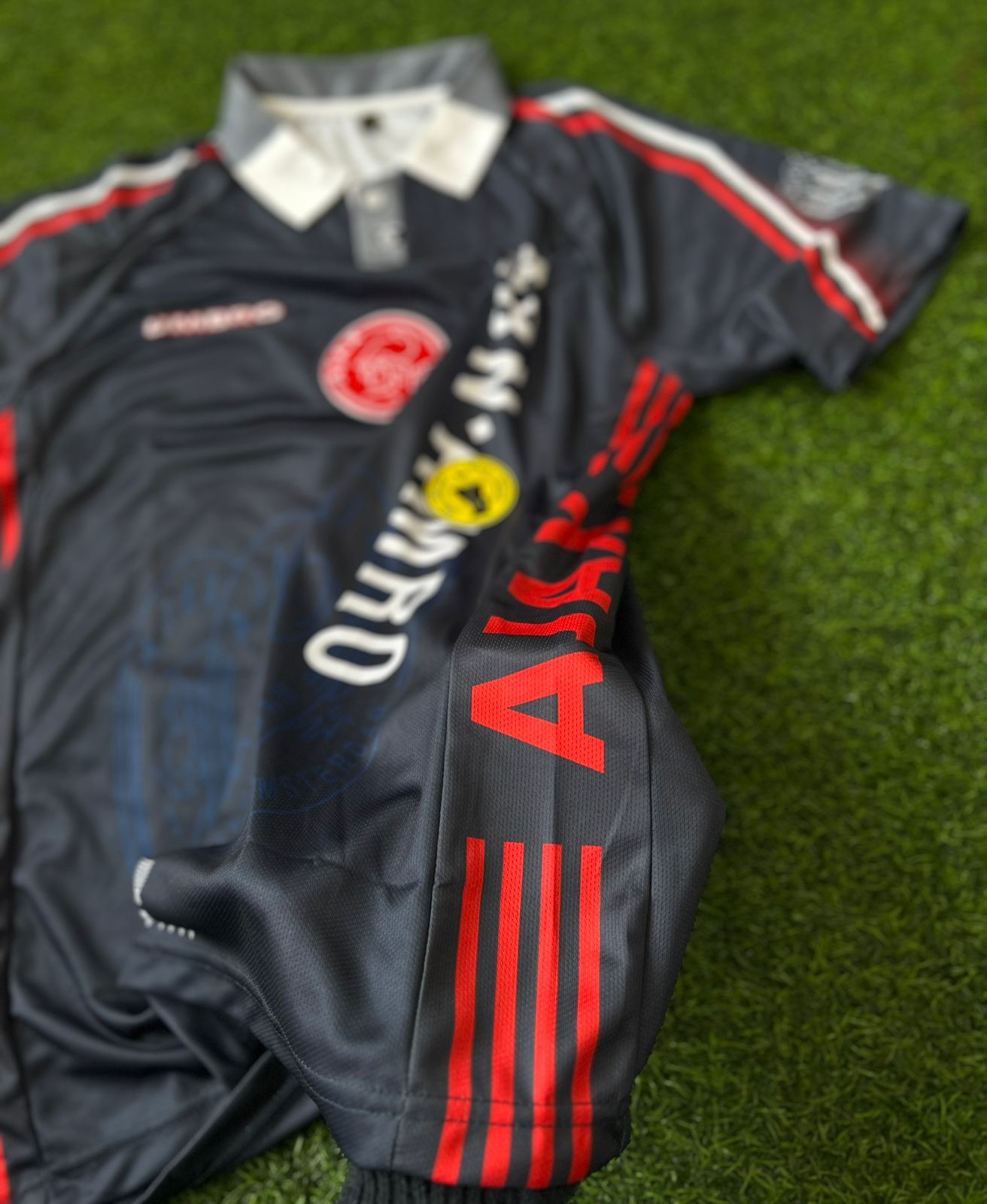 AJAX 1997-98 AWAY KIT, HALFSLEEVE POLO EMBROIDERY