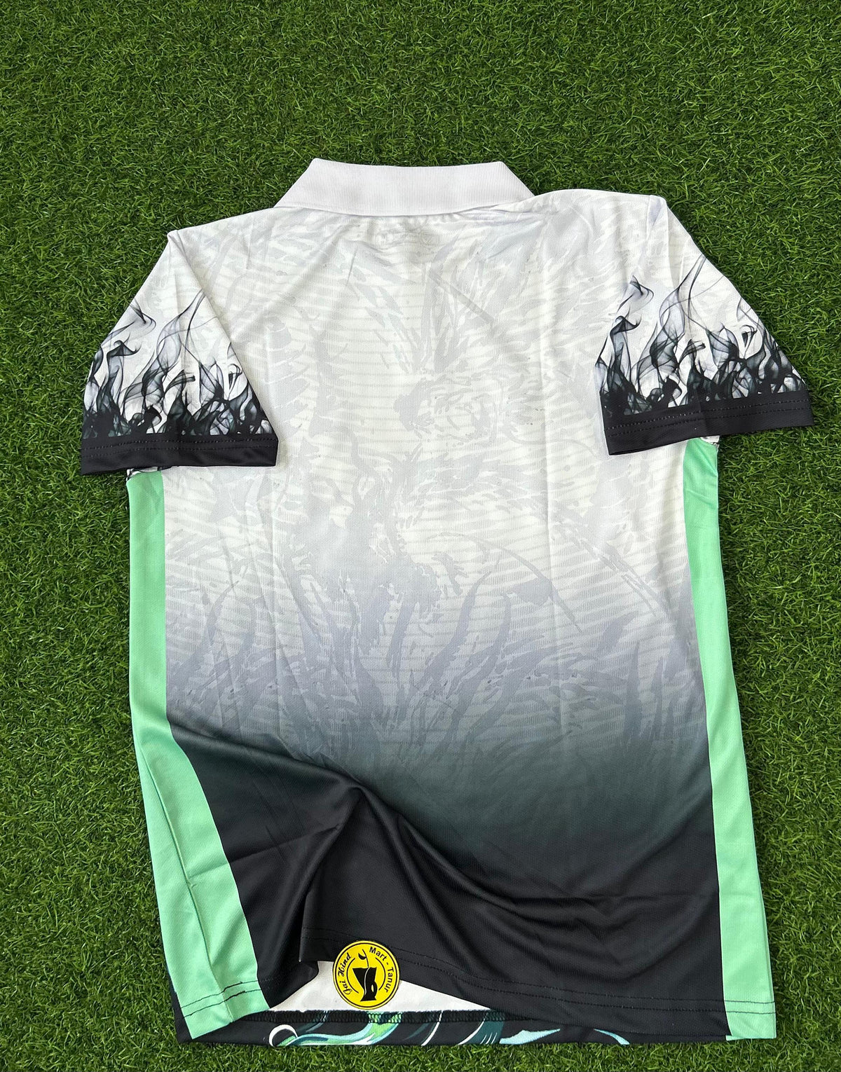 REAL MADRID SPECIAL EDITION White Dragon 2025–26 Jersey Half-Sleeve Polo T-Shirt (Embroidered)