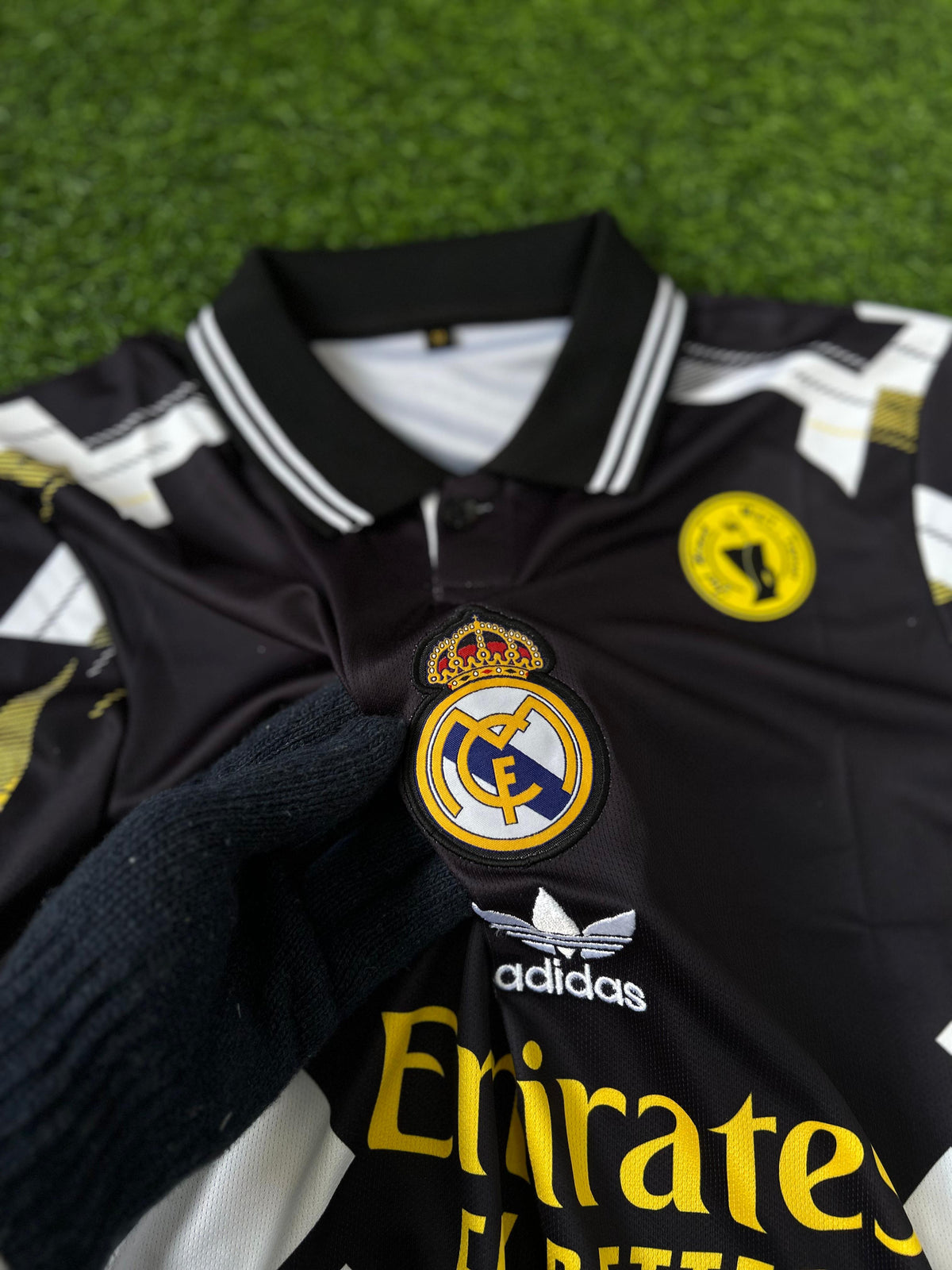 REAL MADRID 2025-26 NOCTURNO EDITION. HALFSLEEVE POLO EMBROIDERY