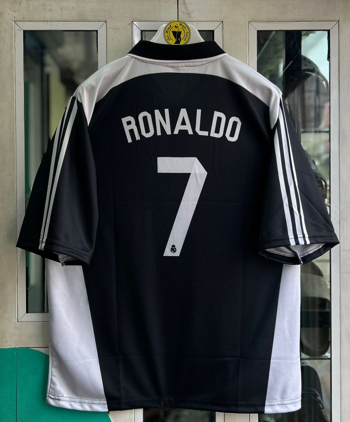 Real Madrid Special Edition – C. Ronaldo Five-Sleeve Embroidered Polo (Retro)