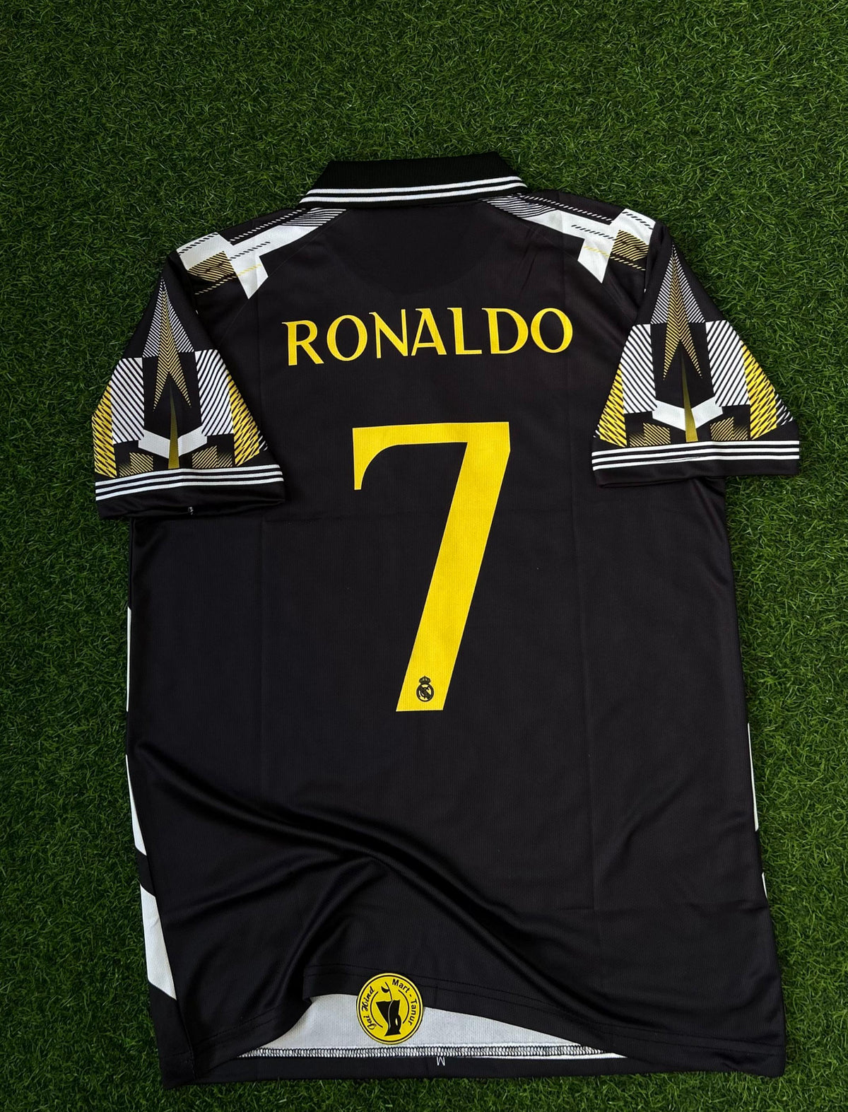 REAL MADRID 2025-26 NOCTURNO EDITION. HALFSLEEVE POLO EMBROIDERY